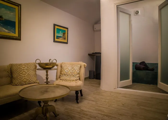 Summer Lovers * Akrotírion